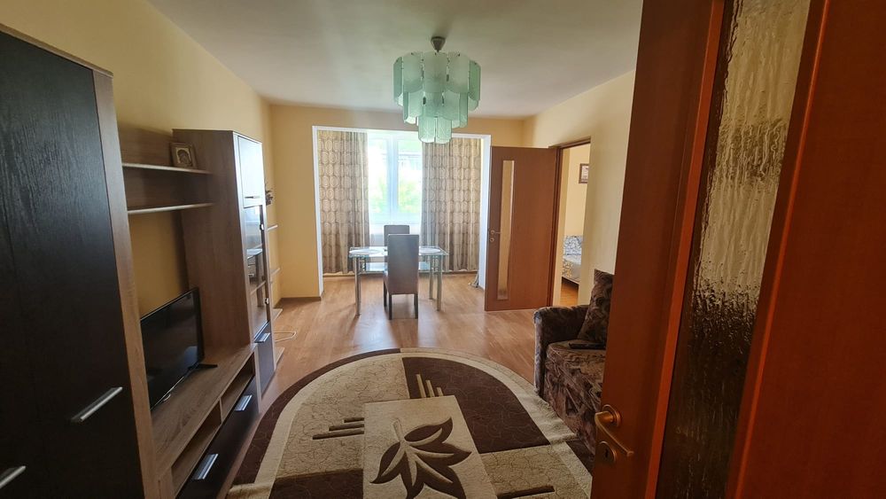 Închiriez apartament 1500 lei/ vând apartament cu două camere 75.000 euro.