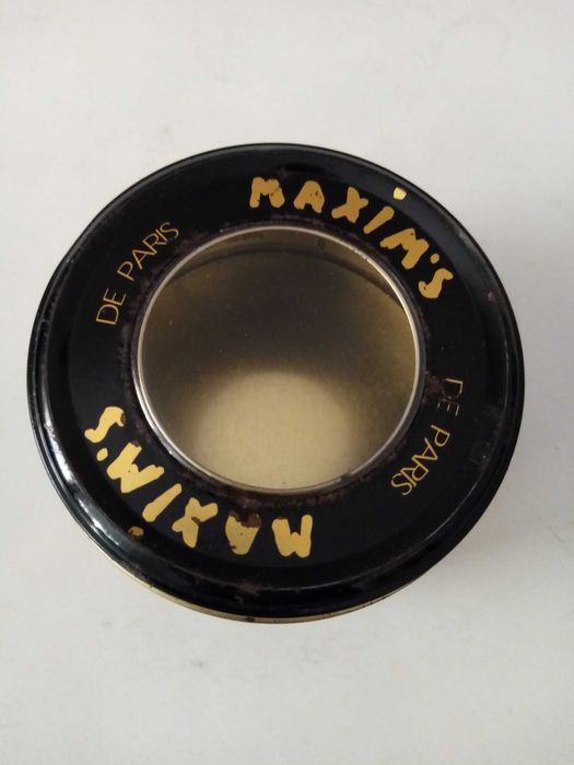 Ретро метални кутии за съхранение и колекция.