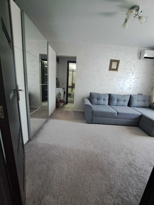 Apartament cu 3 camere de vanzare