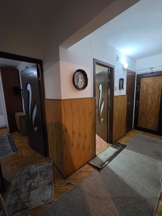 Inchiriez apartament cu 2 camere