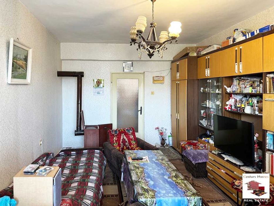 Продава се Четиристаен апартамент в Горна Оряховица - 95 кв.м за 895 €/кв.м - Снимка #1