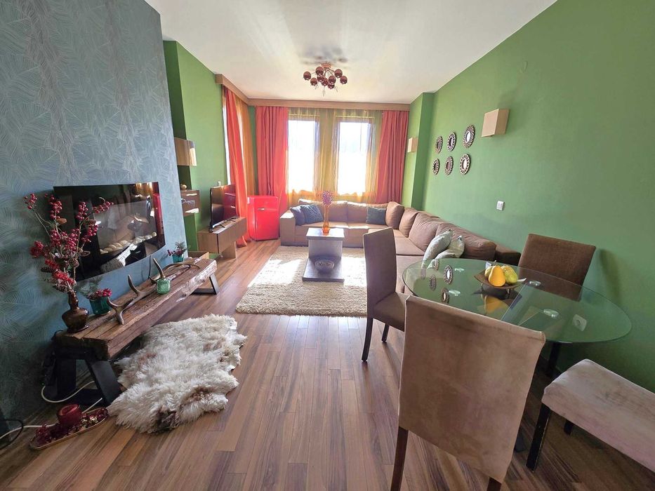 Елегантен тристаен апартамент с фронтална гледка към Пирин планина