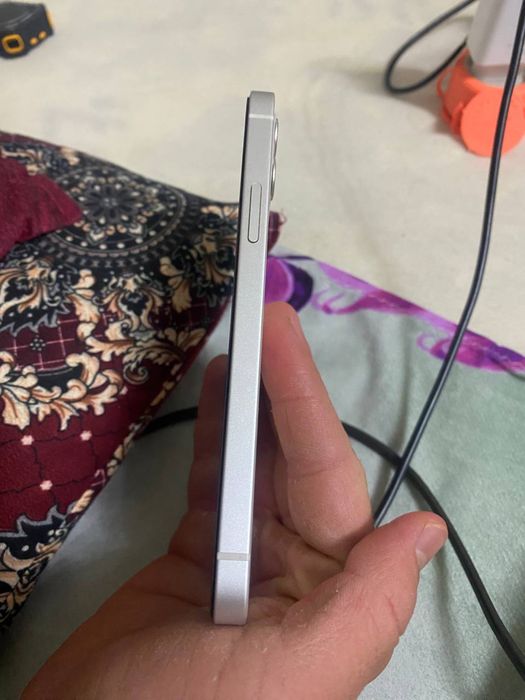 Iphone 12.