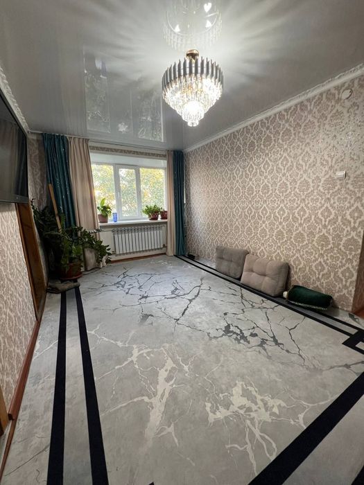 Продам 4 комнатную квартиру