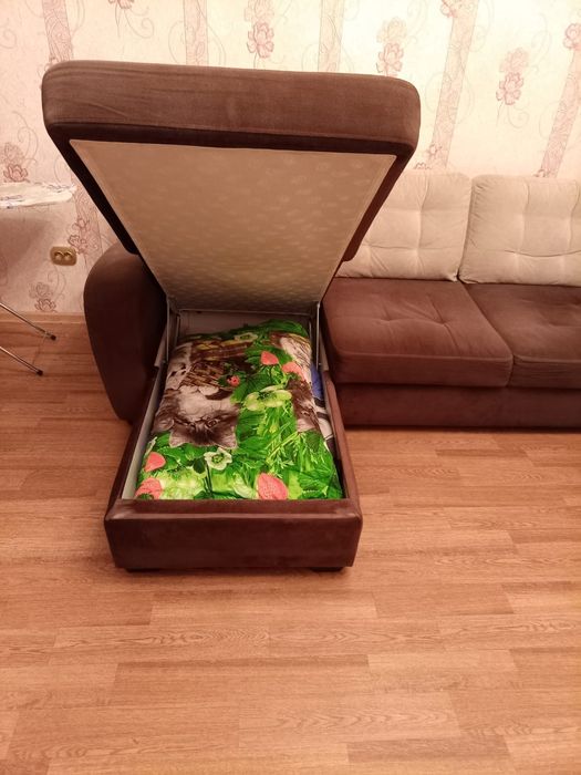 Мягкая мебель..Продам диван.