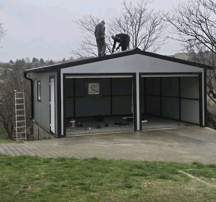 Garaje auto pe structura metalica izolate cu panouri Sandwich