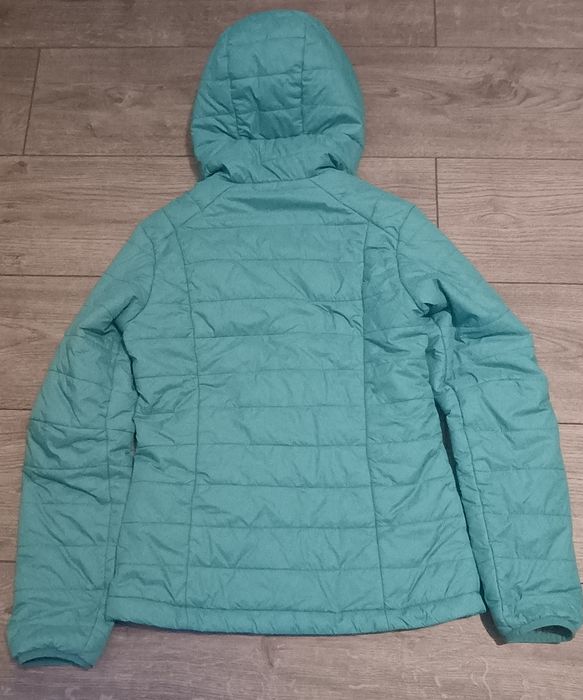 Продавам спортно яке