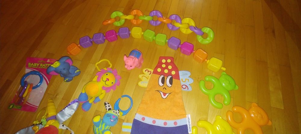 Играчки, играчки и още играчки на символични цени!