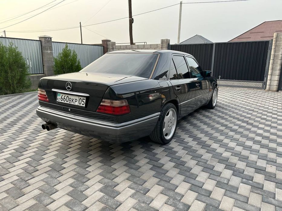 Продам Мерседес 124