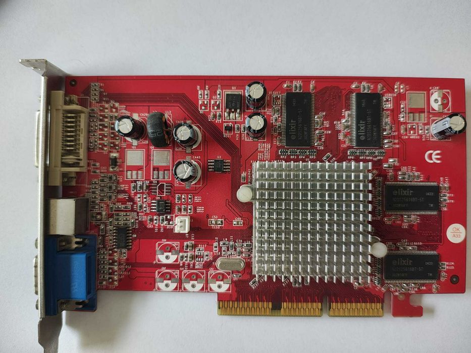 Placă video ATI Radeon 9550 256MB DDR AGP 8x – retro/vintage
