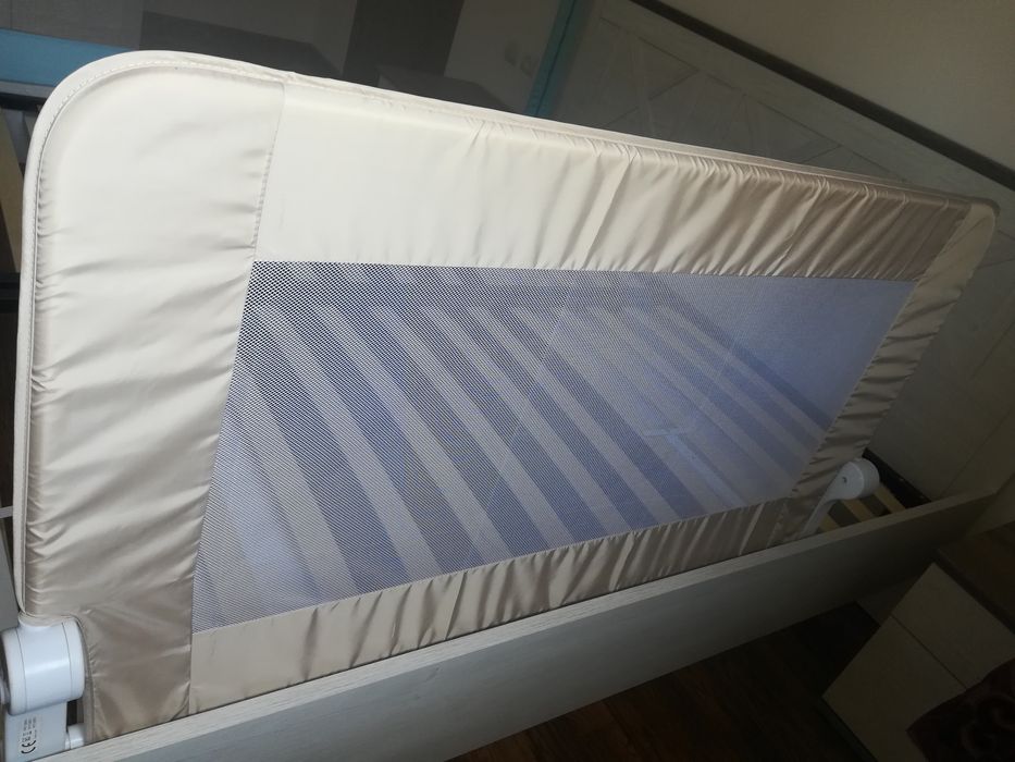 Защитные бортики (барьеры) для кровати