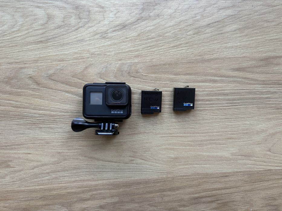 GoPro Hero 7 Black cu 2 baterii + accesorii