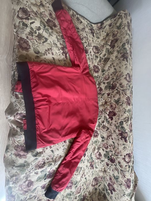 Продается красный бомбер