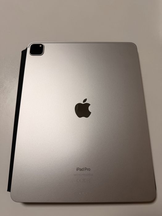 Ipad Pro 12.9 M2 512gb + MagicKeyboard. Гаранция 18 месеца