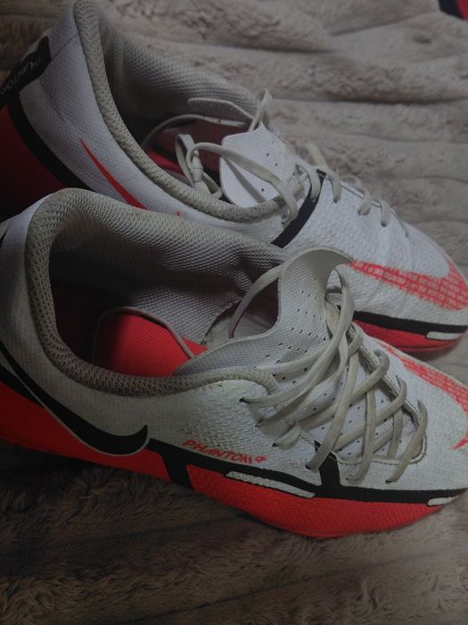 Vand ghete de fotbal nike phantom