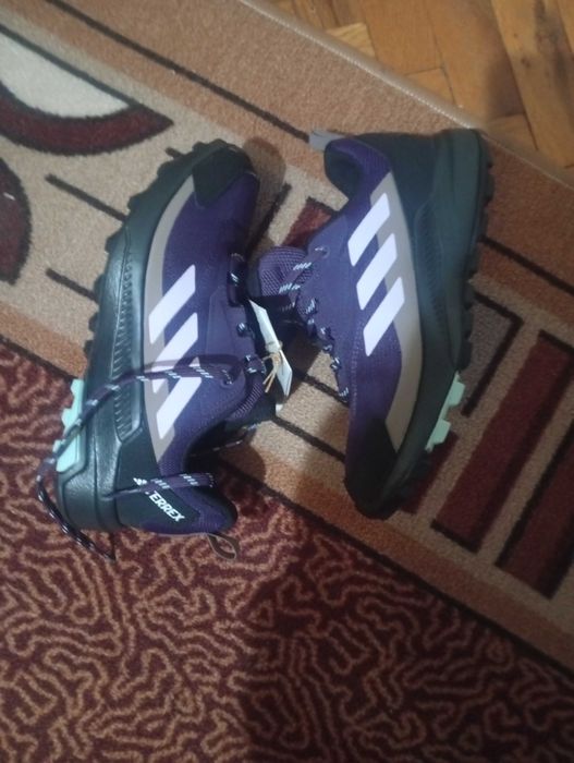 Дамски оригинални маратонки adidas TERREX