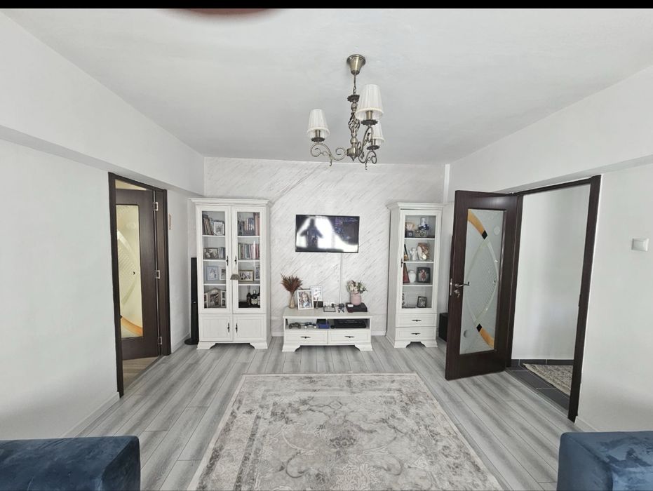 Apartament 3 camere str. Mioriței