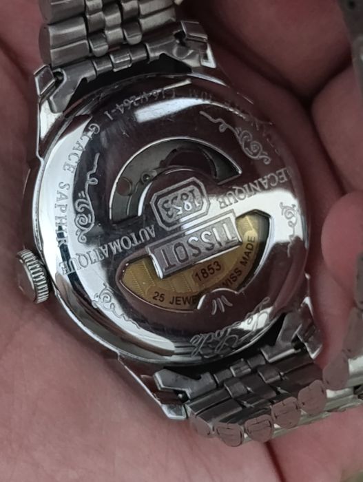 Tissot соат сотилади