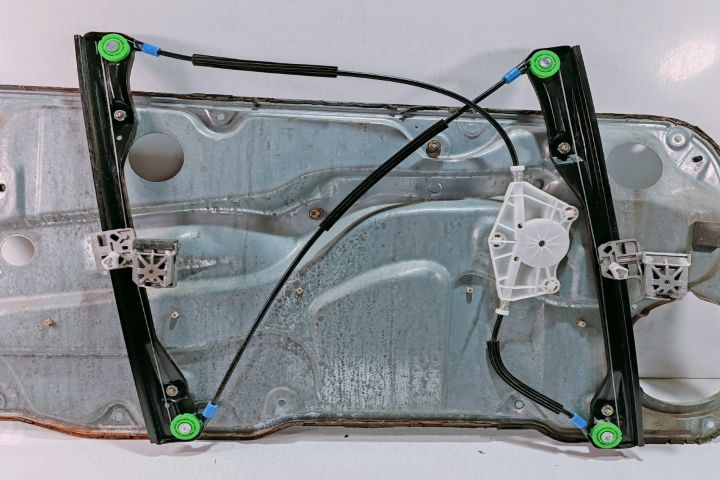 Macara geam  dreapta coupe 1J3837730AA Volkswagen VW Golf a 4-a gener