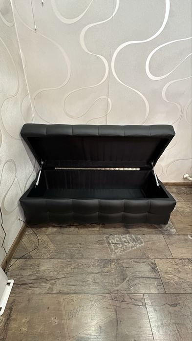 Пуфик с нишей для хранения