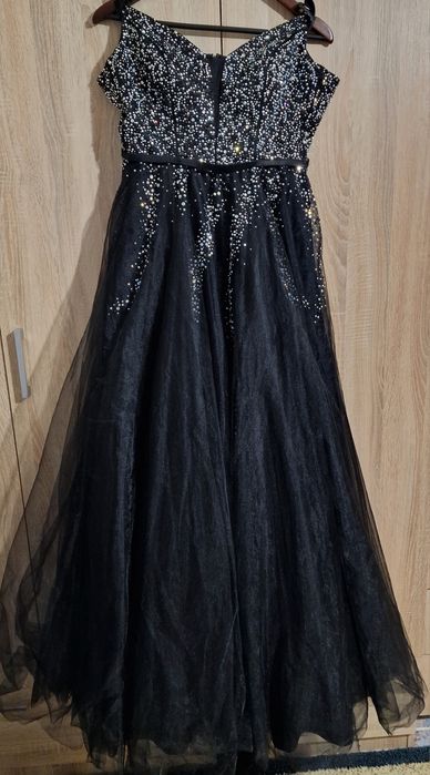 Рокля за Бал и други поводи