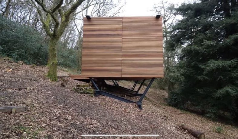 Vand container rustic,servire la geam