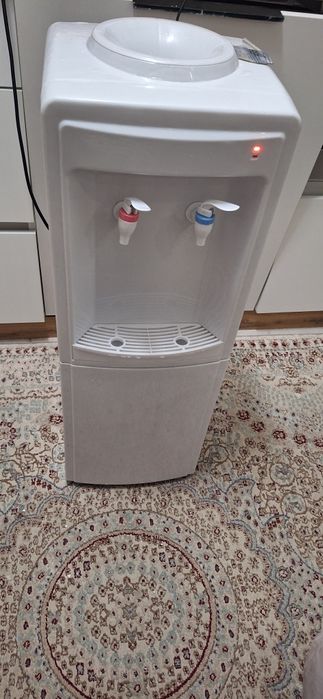 Кулер для воды напольный (Рабочий)