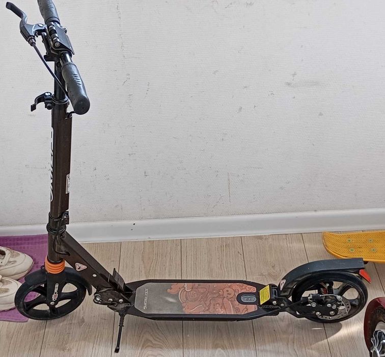 Самокат(В хорошем состоянии)