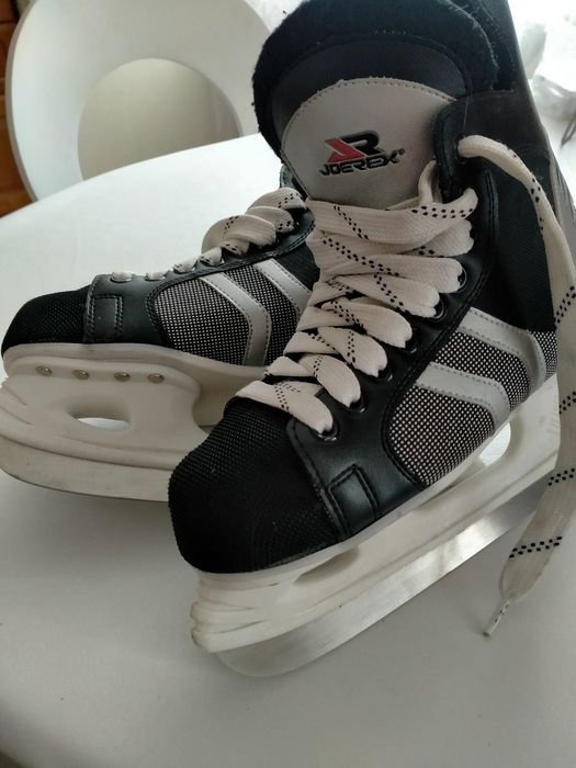 Коньки хоккейные