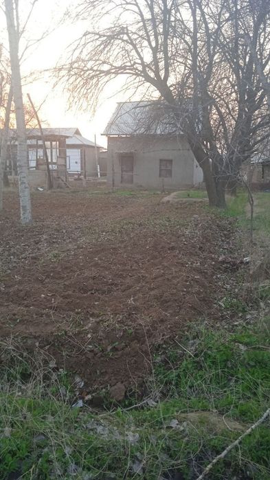 Ховли уй сотилади