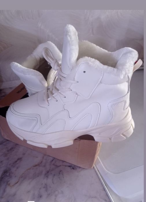 Продам батиночки новые