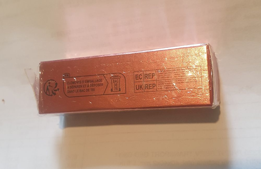 Ruj de buze metalic stralucitor