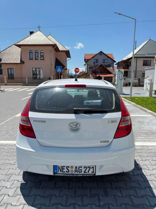Vând Hyundai i30 2010