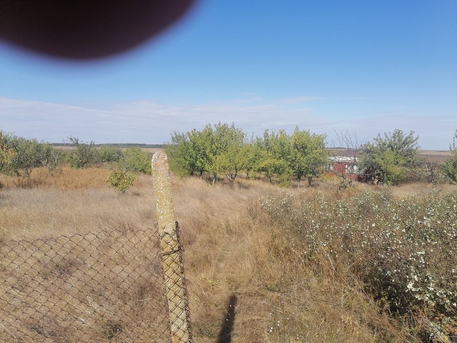 Продавам земеделска земя- овощна градина с. Левски