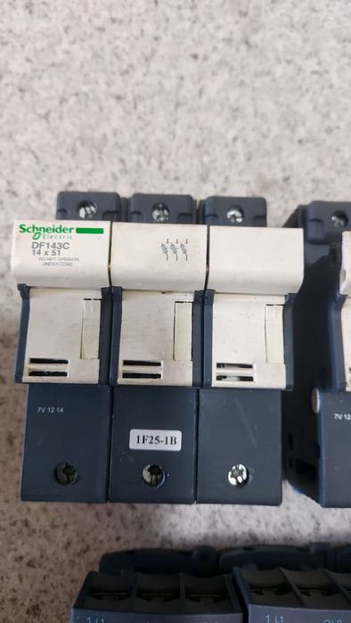 Пускатель , предохранитель , реле контроля фаз