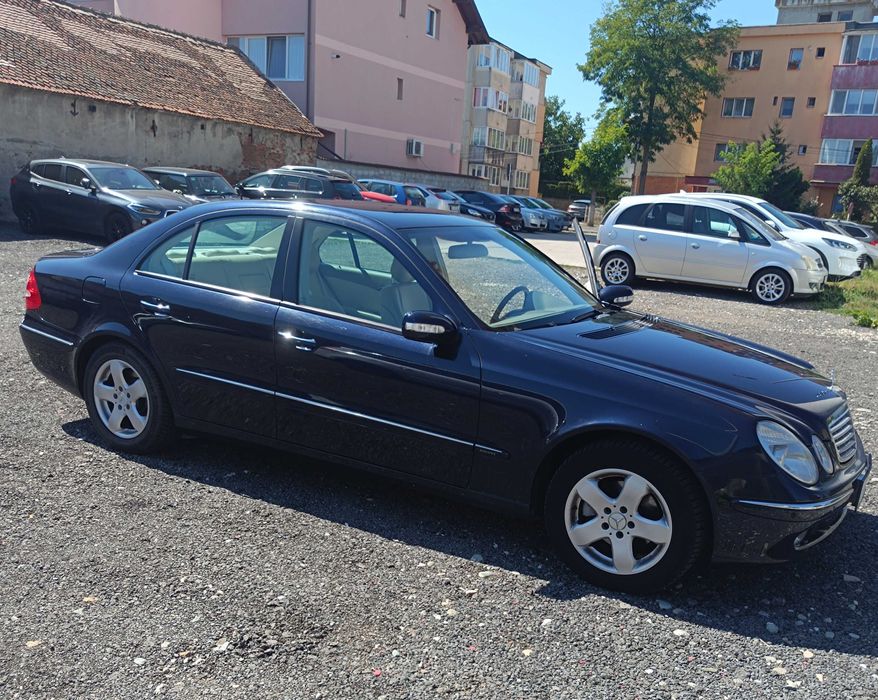 Proprietar, vând Mercedes-Benz E-Class