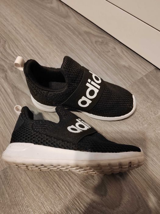 Adidasi Nike si Adidas, marimea 26, pret pt ambele perechi: 80 lei