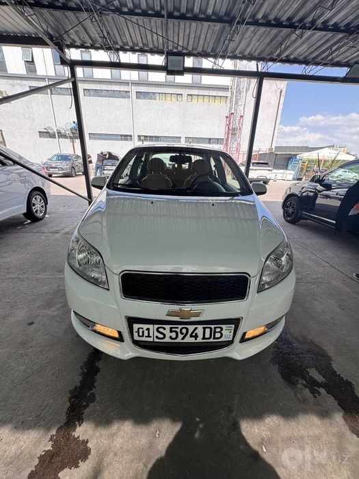 Автомобиль Nexia 3 LTZ белая
