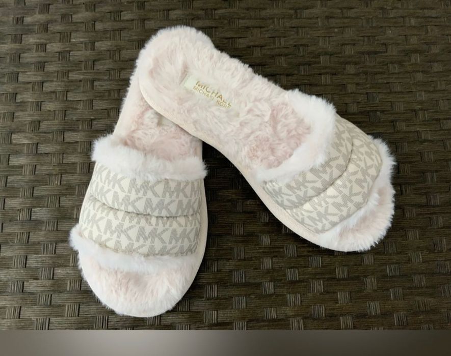 MICHAEL KORS MK Logo Ivory Bone
Faux Fur Slides Slippers Shoes
