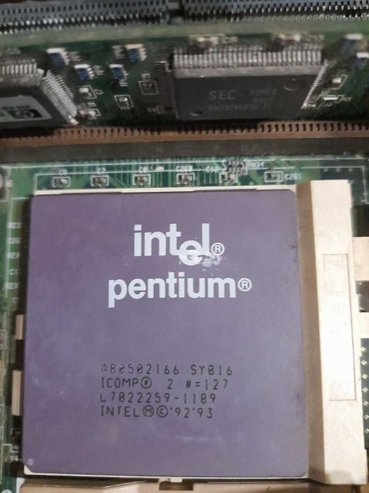 Продавам процесор intel pentium 166mgz
