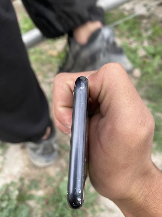 IPhone SE 64 tali narxi kelishiladi srochna