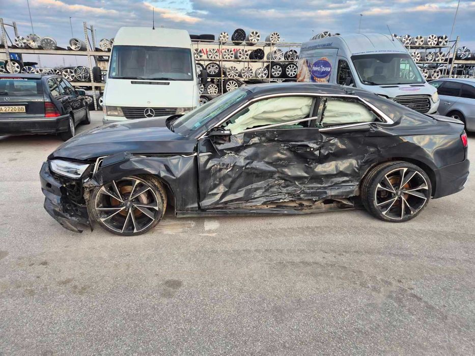 AUDI A5-на части