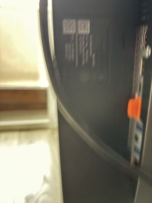 Отличен Монитор Dell U2421HE