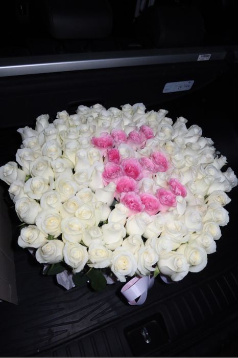 Цветы розы 101 белые