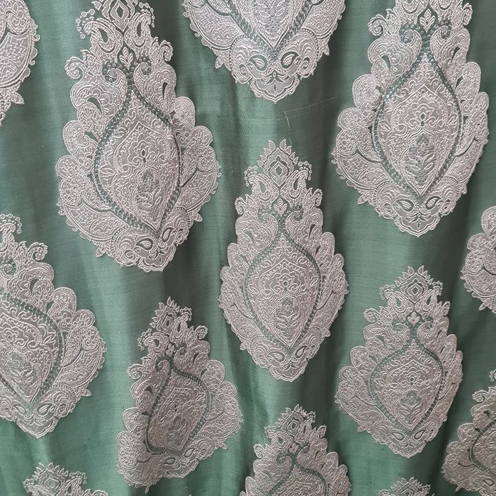 Занавески б/у 2 шт