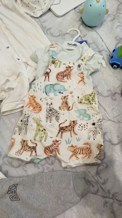 Продам детские вещи