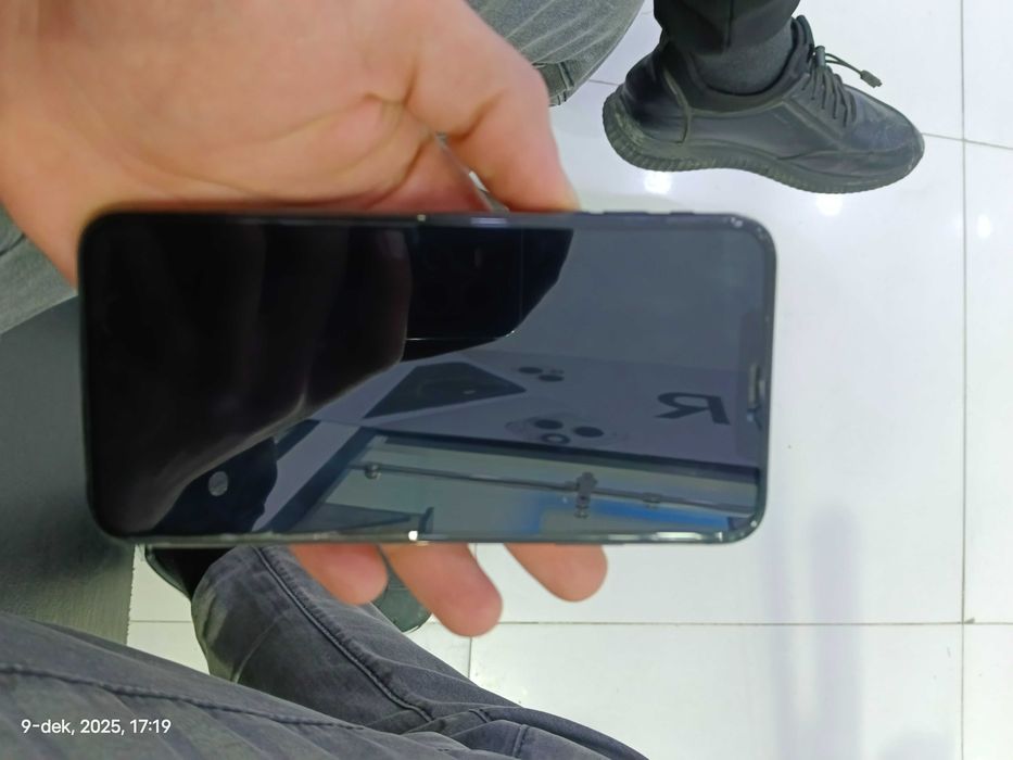 iPhone xs max sotiladi