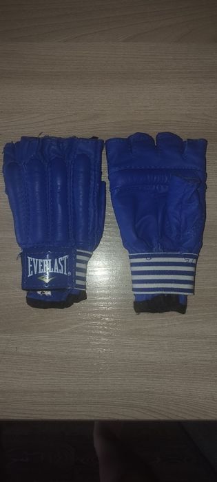 Продам перчатки 1000 тн