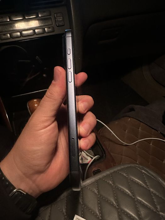Продам айфон 17 про макс 256 100%