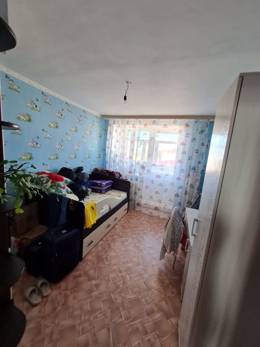 Продам 2-х ком. В 10 мкр. 28 дом